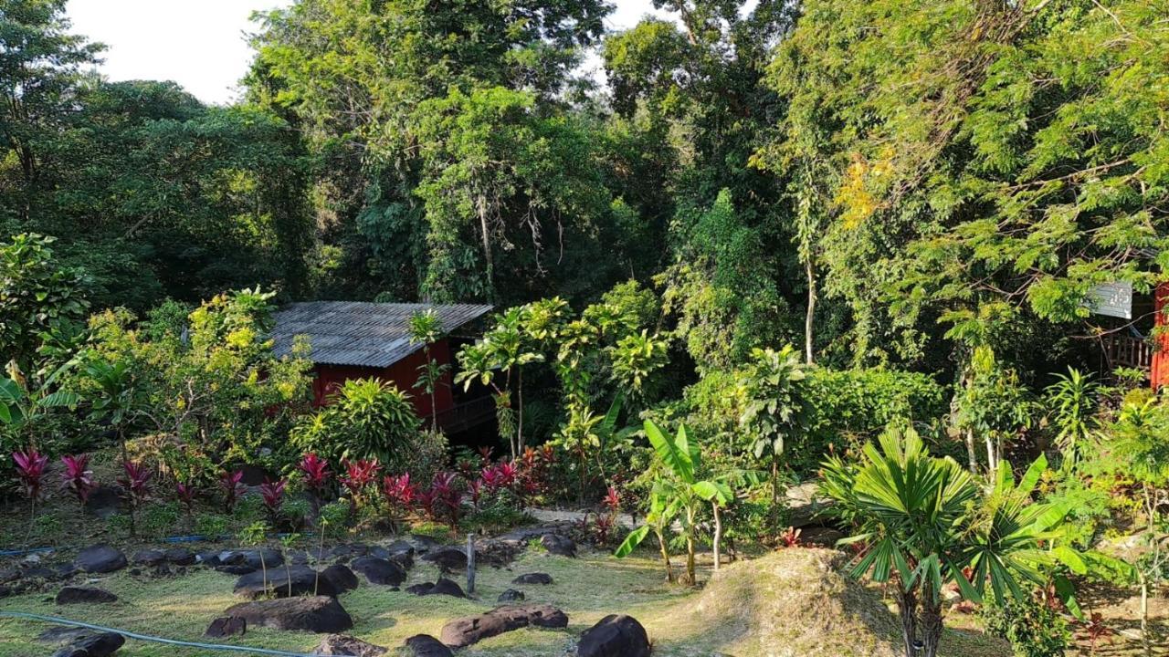 ホテル Wooden Hut Koh Kood Ko Kut エクステリア 写真